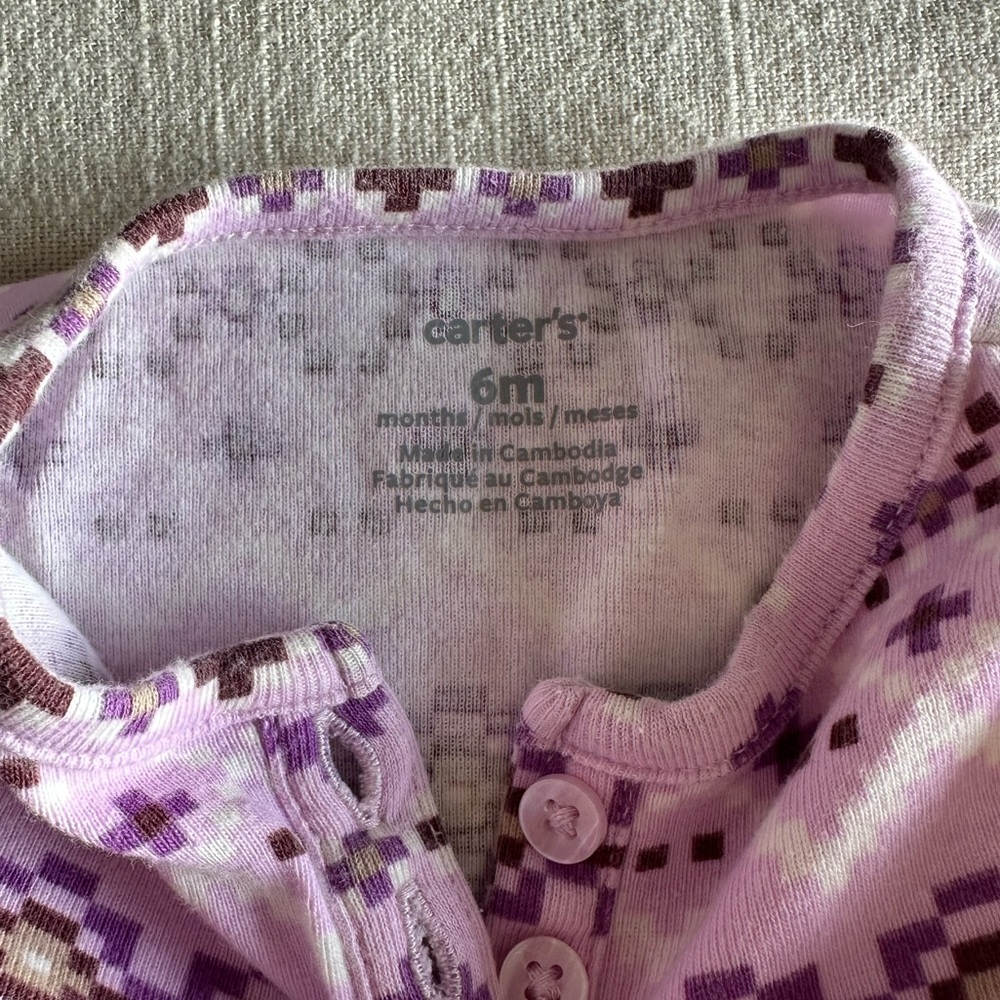 Carters onesie (flannel) - Picture 3 of 3